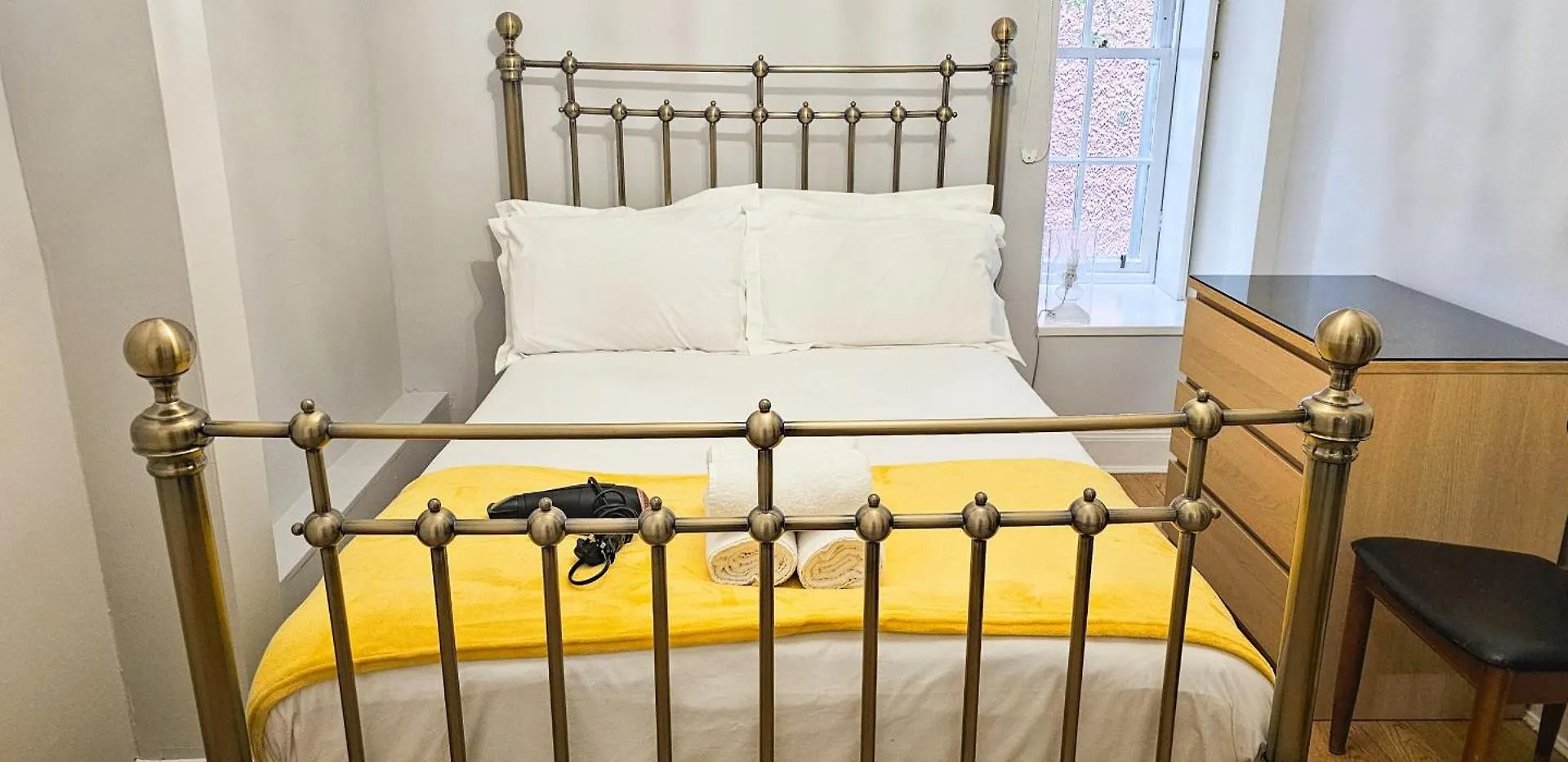 Russel House - 4 Bedroom - The Royal Mile Edinburgh