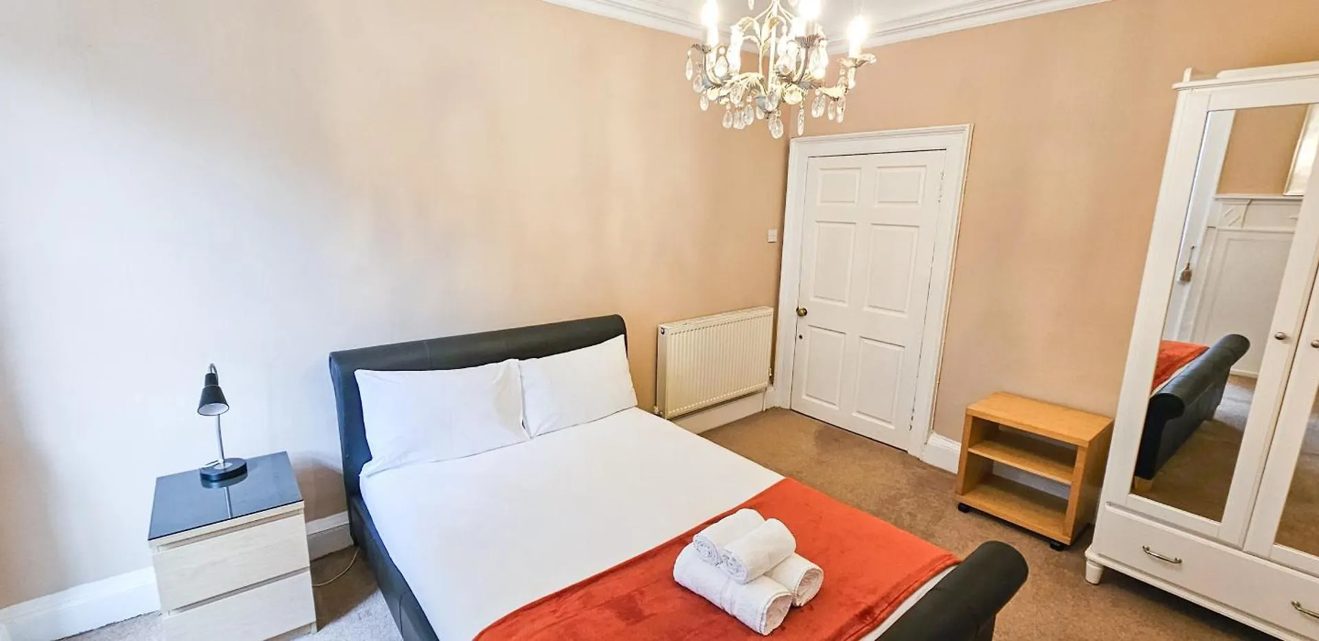 Russel House - 4 Bedroom - The Royal Mile Edinburgh 0*,